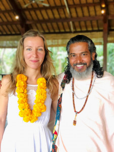 yoga-teacher-swami-atma-and-me-in-bali
